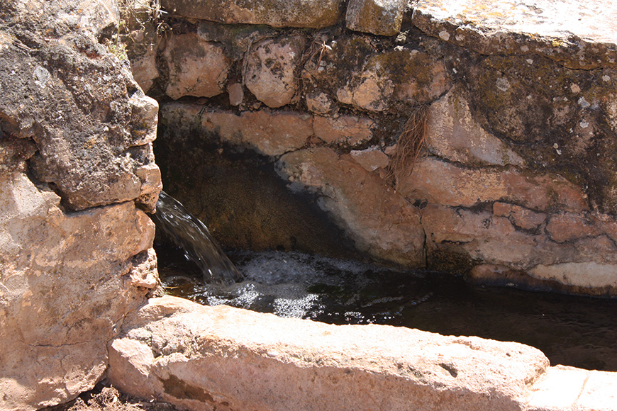 Drinking water spring at Haza La Centenosa