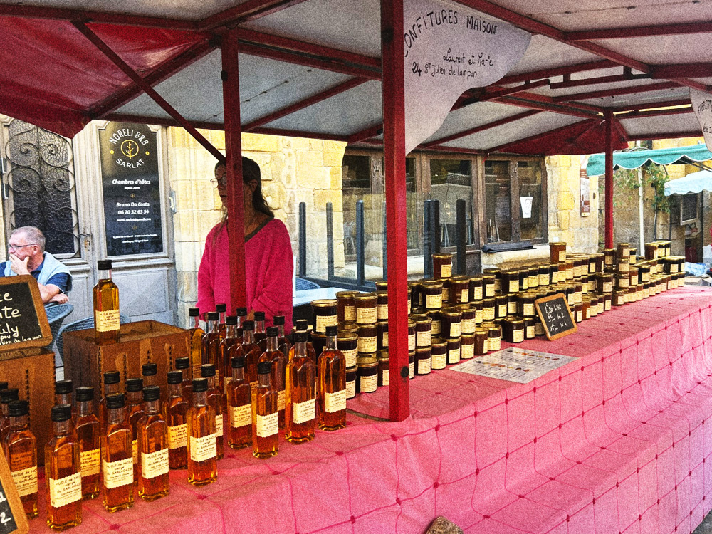 July et Charbonnier jams and walnut oil at Sarlat market