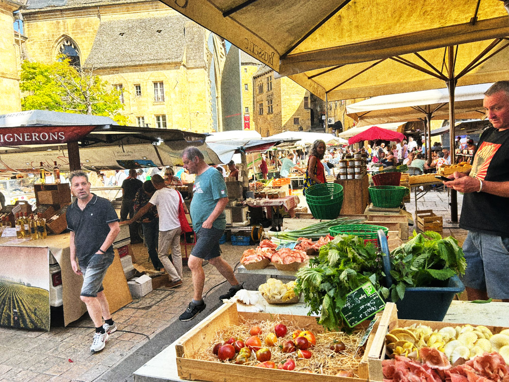 Sarlat market near Saint-Sacerdos Cathedral
