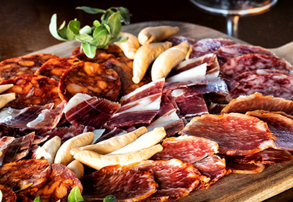 Les Planches apéro de charcuterie ibérique : comment sublimer l'apéritif