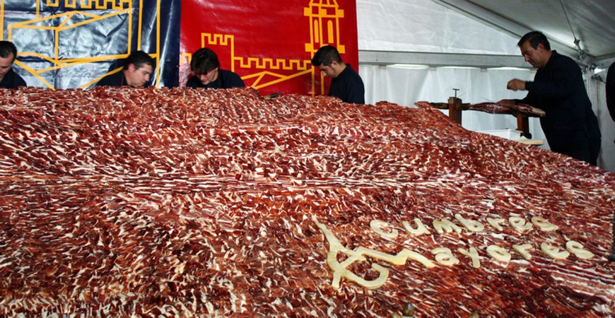 The gastronomic festival of Cumbres Mayores TAPAS shop