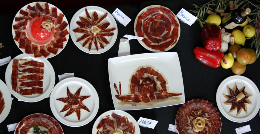 Le concours national annuel de découpe de jambon espagnol
